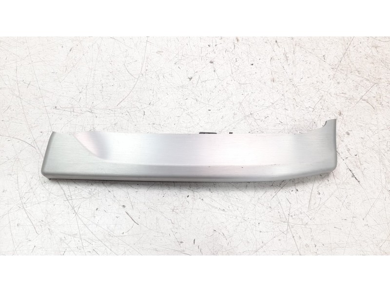 Recambio de moldura para audi q7 4mg referencia OEM IAM 4M8853189AL1NK  