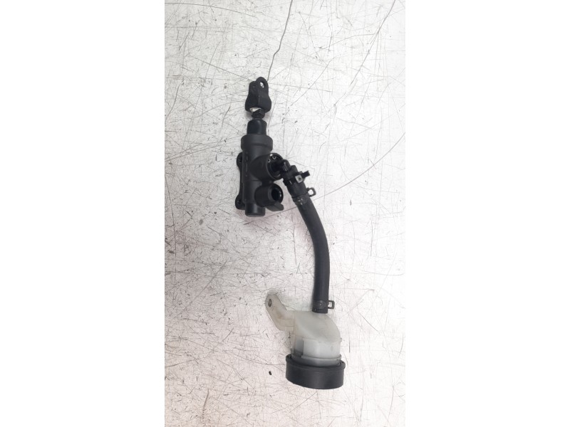 Recambio de bomba freno para bmw r 1200 r r 1200 r referencia OEM IAM 34318522398  