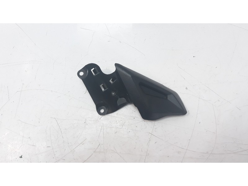 Recambio de moldura para triumph street triple street triple r referencia OEM IAM 2309221  