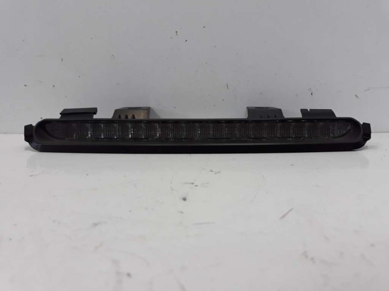 Recambio de piloto trasero central para volvo v40 familiar 1.8 16v referencia OEM IAM 30859476  