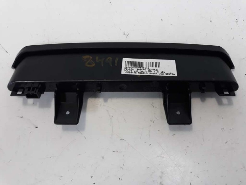 Recambio de piloto trasero central para volvo v40 familiar 1.8 16v referencia OEM IAM 30859476  