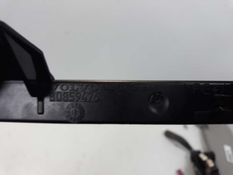 Recambio de piloto trasero central para volvo v40 familiar 1.8 16v referencia OEM IAM 30859476  
