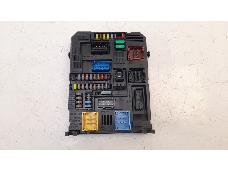 Recambio de caja reles / fusibles para citroen c4 cactus shine referencia OEM IAM 9819851280  
