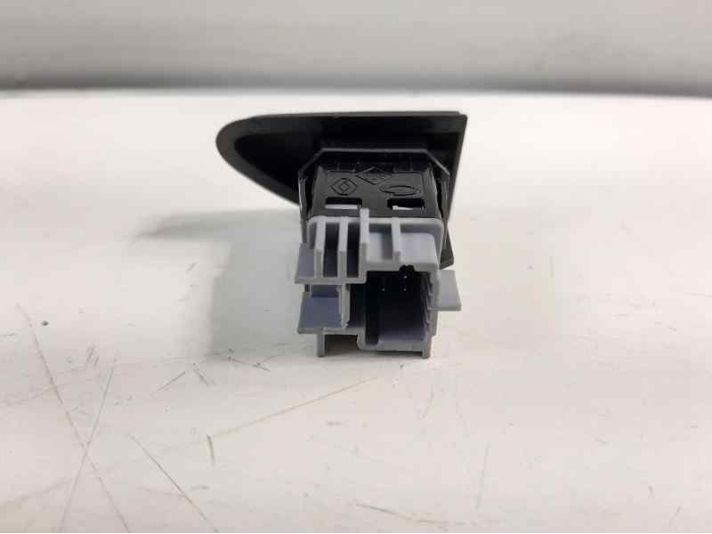 Recambio de interruptor para renault clio iv dynamique referencia OEM IAM 252103678R  