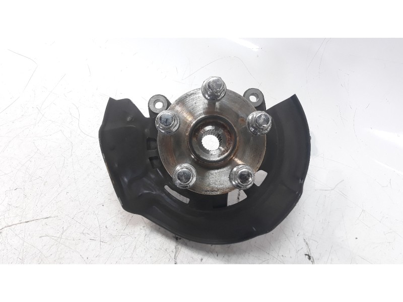 Recambio de mangueta delantera izquierda para toyota avensis 1.8 16v cat referencia OEM IAM 4321205090  