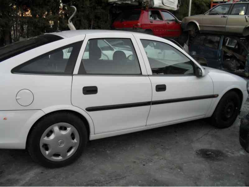 opel vectra b berlina del año 1995