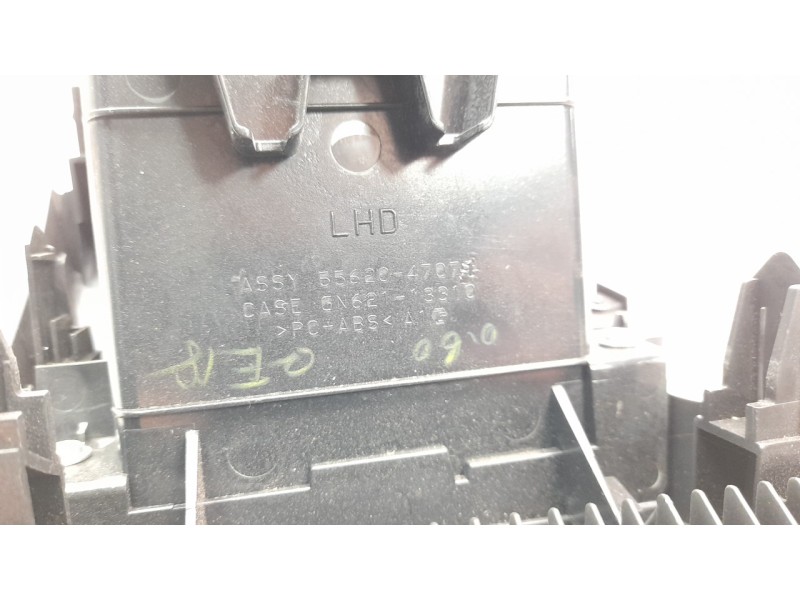 Recambio de rejilla aireadora para toyota prius+ 1.8 16v (híbrido) referencia OEM IAM 5562047071  