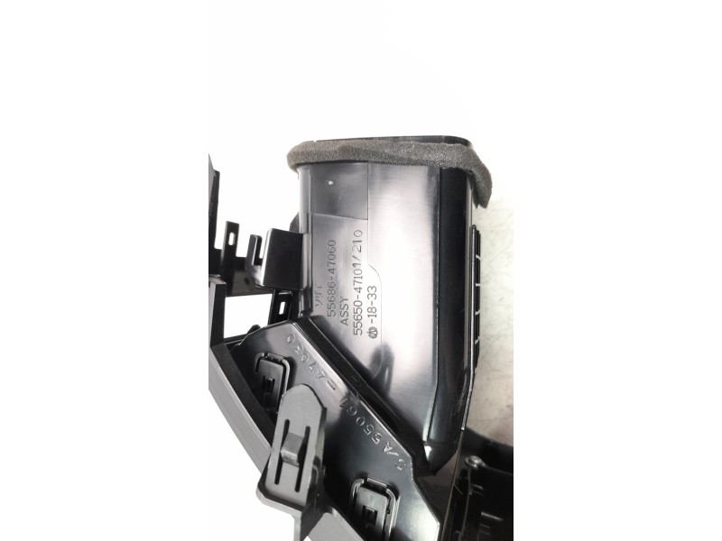 Recambio de rejilla aireadora para toyota prius+ 1.8 16v (híbrido) referencia OEM IAM 5568647060  