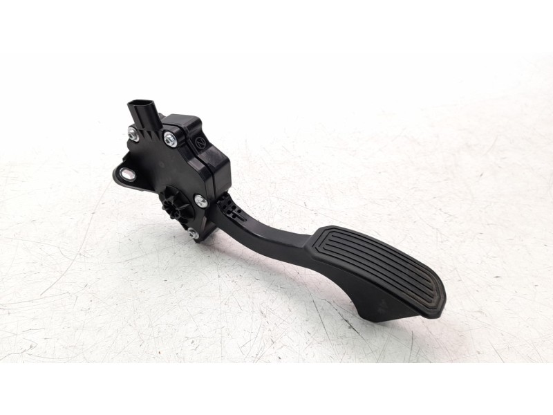 Recambio de potenciometro pedal para toyota prius+ 1.8 16v (híbrido) referencia OEM IAM 7811047100  