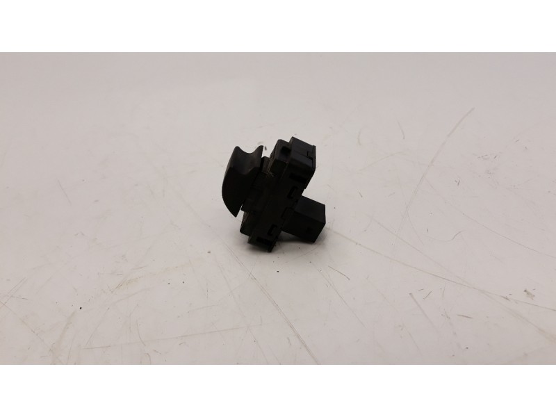 Recambio de mando elevalunas trasero derecho para peugeot 308 1.6 16v referencia OEM IAM 649030  
