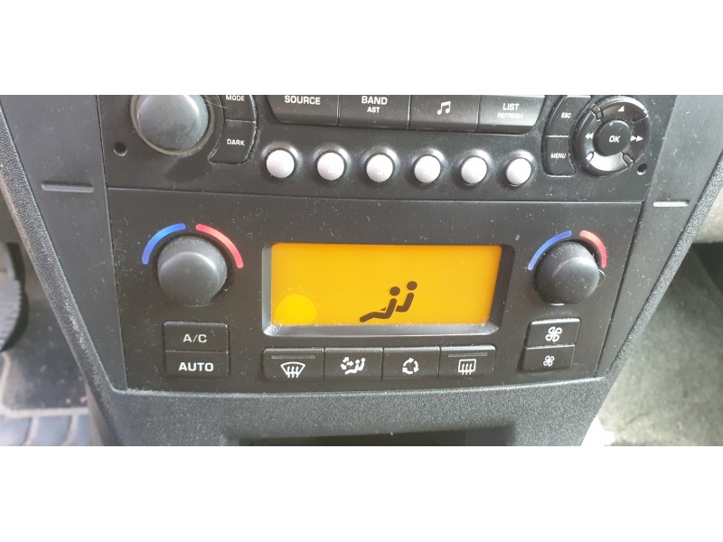Recambio de mando climatizador para citroen c4 berlina 1.6 16v hdi referencia OEM IAM 9658084577  
