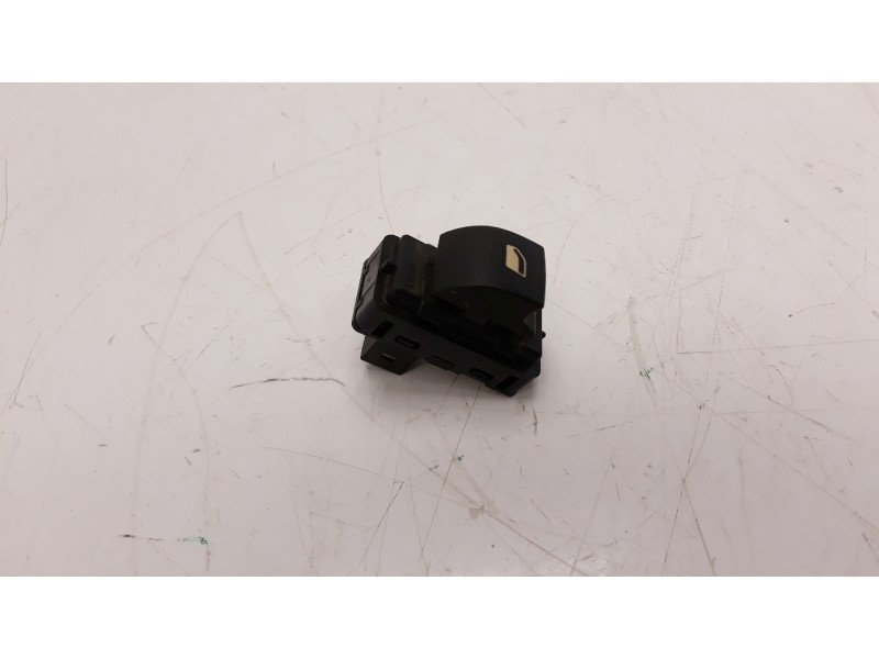 Recambio de mando elevalunas trasero izquierdo para peugeot 308 1.6 16v referencia OEM IAM 649031  