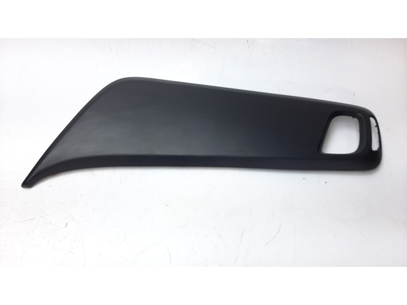 Recambio de moldura para iveco daily furgón 2.3 diesel referencia OEM IAM 5801586542  