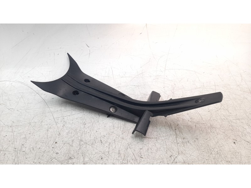 Recambio de moldura para bmw r 1200 r r 1200 r referencia OEM IAM 46638546388  