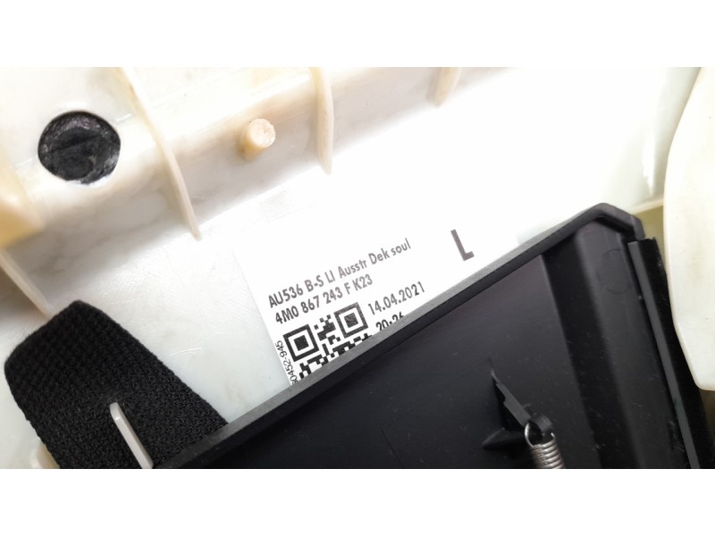 Recambio de moldura para audi q7 4mg referencia OEM IAM 4M0867243FK23  
