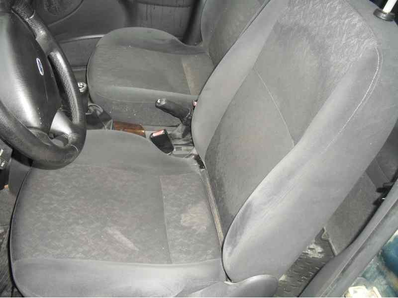 ford focus berlina (cak) del año 1998