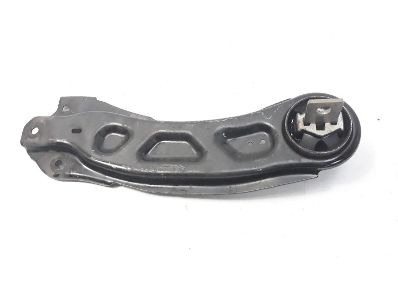 Recambio de brazo suspension inferior trasero derecho para infiniti q30 2.2d sport referencia OEM IAM A2463500506  