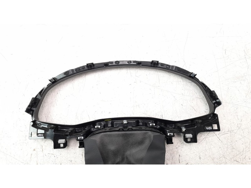 Recambio de moldura para audi q7 4mg referencia OEM IAM 4M8857116  