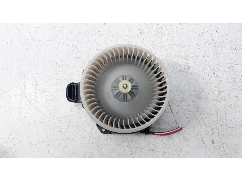 Recambio de ventilador calefaccion para toyota avensis 1.8 16v cat referencia OEM IAM 8710302150  