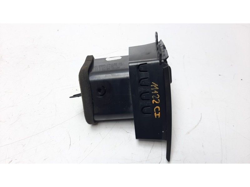 Recambio de rejilla aireadora para iveco daily furgón 2.3 diesel referencia OEM IAM 5801607541  