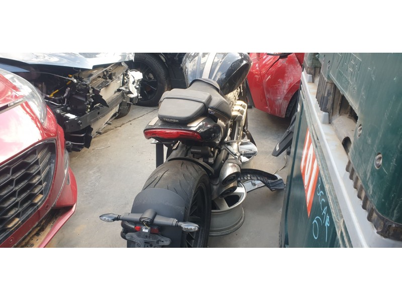 triumph rocket 3 del año 2020