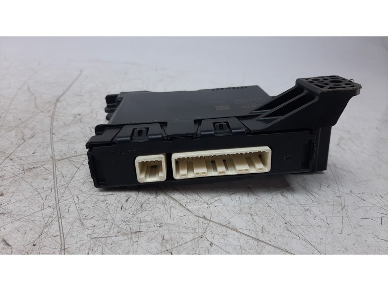 Recambio de modulo electronico para toyota rav4 referencia OEM IAM 8865042760  