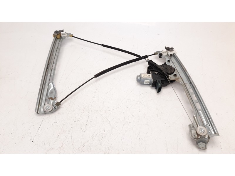 Recambio de elevalunas delantero derecho para renault megane iv berlina 5p 1.2 tce energy referencia OEM IAM 807208314R  