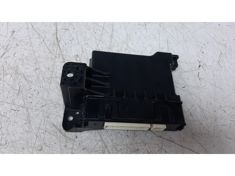 Recambio de modulo electronico para toyota rav4 referencia OEM IAM 8865042760  