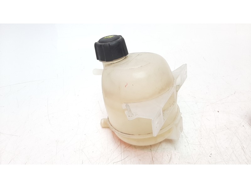 Recambio de deposito servo para dacia sandero referencia OEM IAM 7700795347  