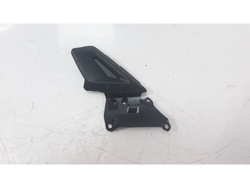 Recambio de moldura para triumph street triple street triple r referencia OEM IAM 2309220  