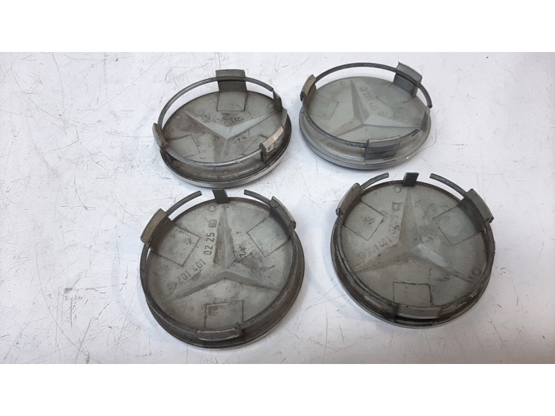 Recambio de tapacubos para mercedes-benz clase c (w201) berlina 2.0 referencia OEM IAM 2014010225  