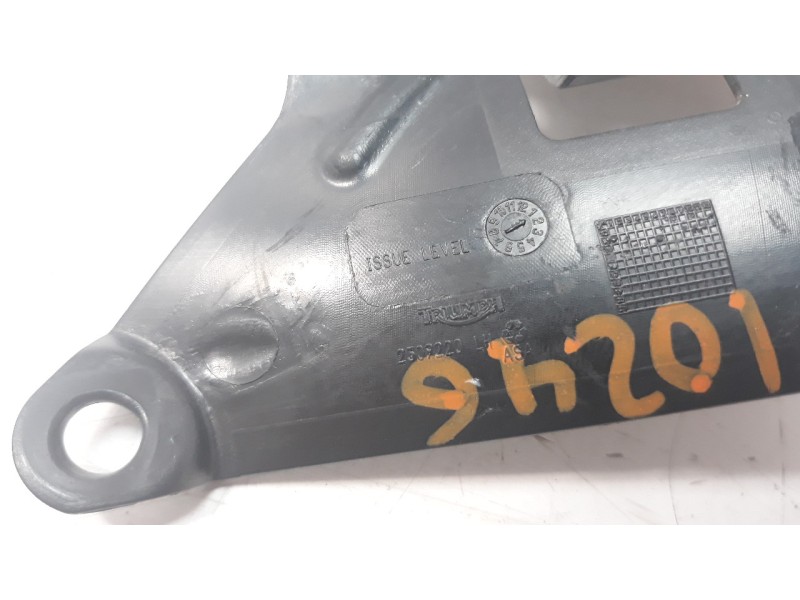 Recambio de moldura para triumph street triple street triple r referencia OEM IAM 2309220  
