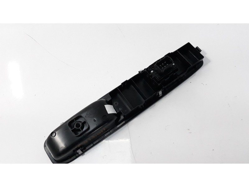 Recambio de mando elevalunas delantero derecho para dacia sandero 0.9 tce cat referencia OEM IAM 254118044R IAF140017HQ EWSRE024