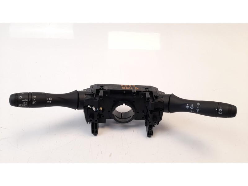 Recambio de mando multifuncion para dacia sandero 0.9 tce cat referencia OEM IAM 255671005R  