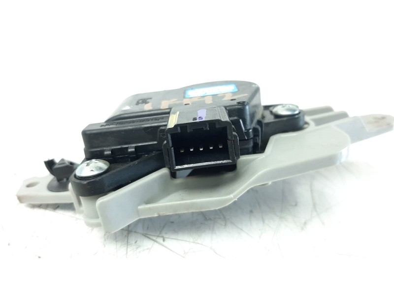 Recambio de motor apertura trampillas climatizador para hyundai tucson referencia OEM IAM EA1F0NX5AA  
