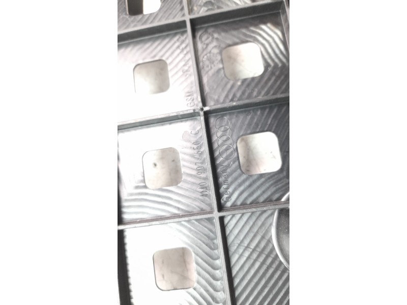 Recambio de moldura para audi q7 4mg referencia OEM IAM 4M0907650C  