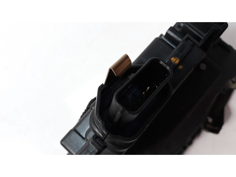 Recambio de cerradura puerta delantera derecha para renault clio iv 0.9 referencia OEM IAM 805024563R  