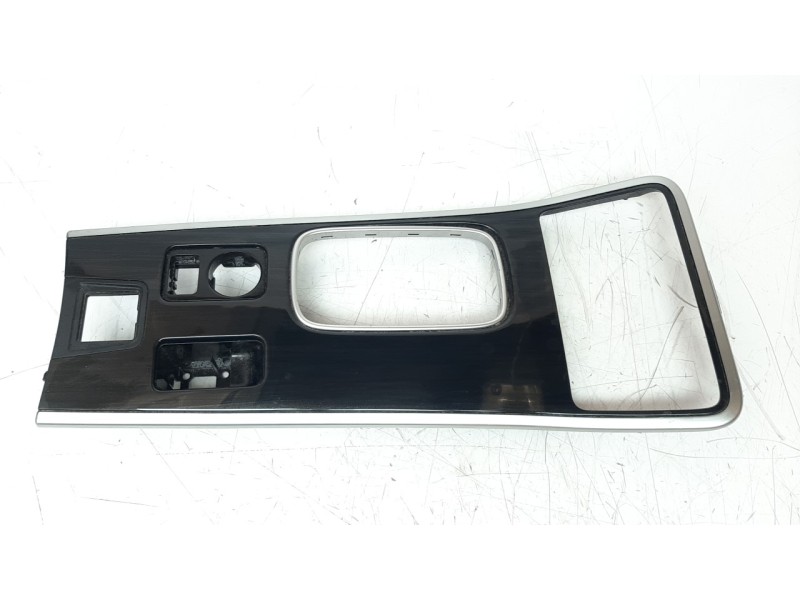 Recambio de moldura para mitsubishi outlander (gf0) phev kaiteki 4wd referencia OEM IAM 8015A194ZZ  