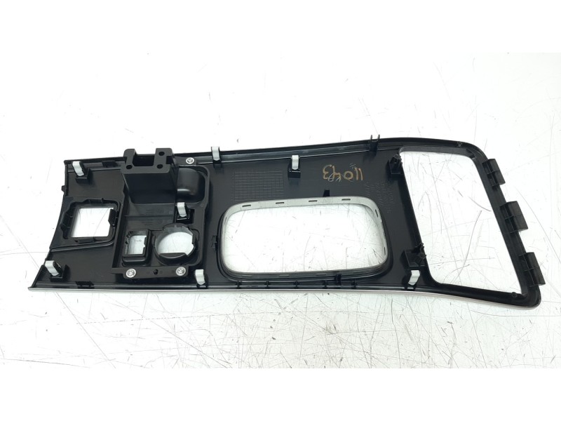Recambio de moldura para mitsubishi outlander (gf0) phev kaiteki 4wd referencia OEM IAM 8015A194ZZ  