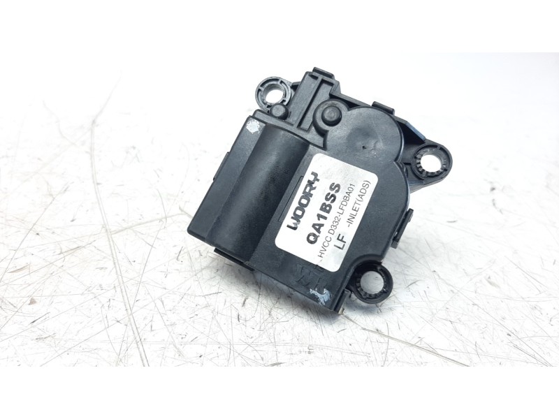 Recambio de motor apertura trampillas climatizador para hyundai tucson referencia OEM IAM D332LFDBA01  