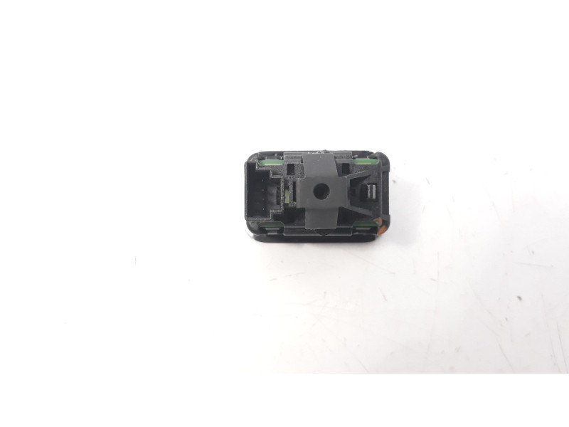 Recambio de mando elevalunas trasero derecho para infiniti q30 2.2d sport referencia OEM IAM A2049058102  