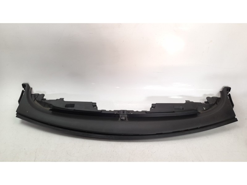 Recambio de moldura para volvo v50 familiar 1.6 diesel cat referencia OEM IAM 8687443  