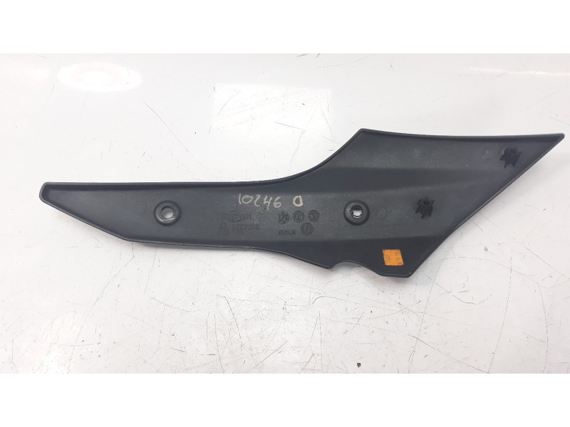 Recambio de moldura para triumph street triple street triple r referencia OEM IAM 2309610  
