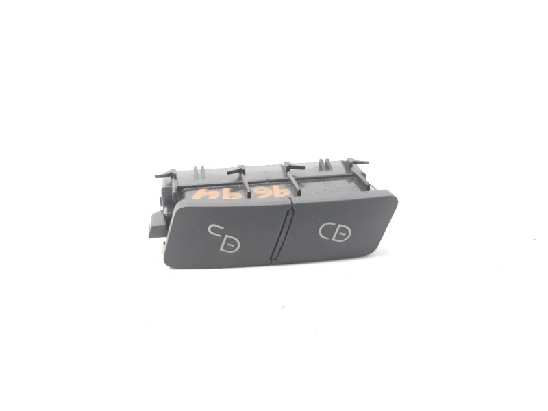 Recambio de interruptor para infiniti q30 2.2d sport referencia OEM IAM A2049058402  