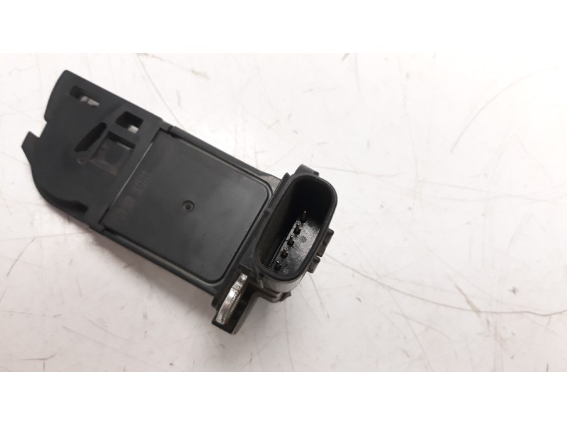 Recambio de caudalimetro para toyota yaris city referencia OEM IAM 2220426010 AFH70M77 