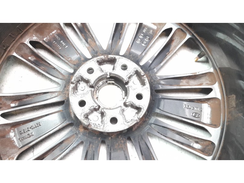 Recambio de llanta para hyundai tucson kosmo 4wd referencia OEM IAM 52910D7410PAC  