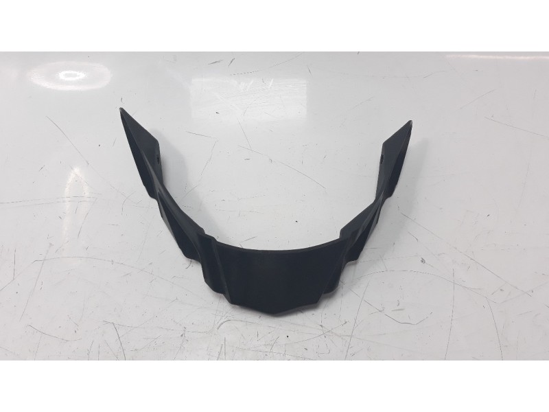 Recambio de molduras delanteras para triumph street triple street triple r referencia OEM IAM 2309607  