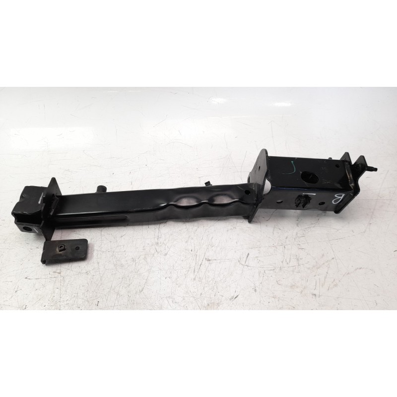 Recambio de travesaño inferior para renault megane iv berlina 5p 1.2 tce energy referencia OEM IAM 758240260R  