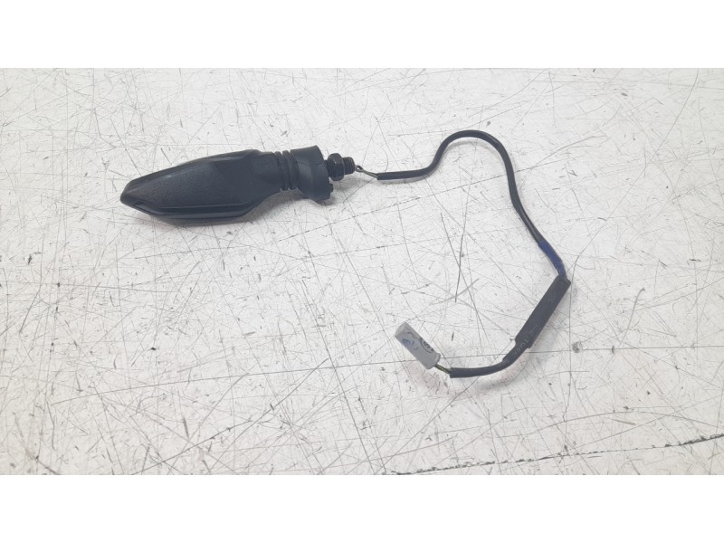 Recambio de piloto delantero derecho para ktm 390 duke 390 duke referencia OEM IAM 90514036100  