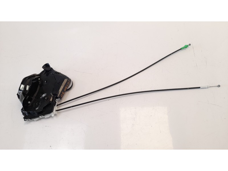 Recambio de cerradura puerta delantera derecha para toyota yaris city referencia OEM IAM 690300D550  